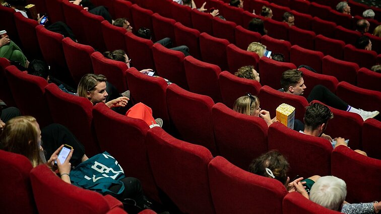 Tarp naujienų kino teatre – muzikos ir jausmų pilnas prancūzų filmas „Tik vienai dienai“