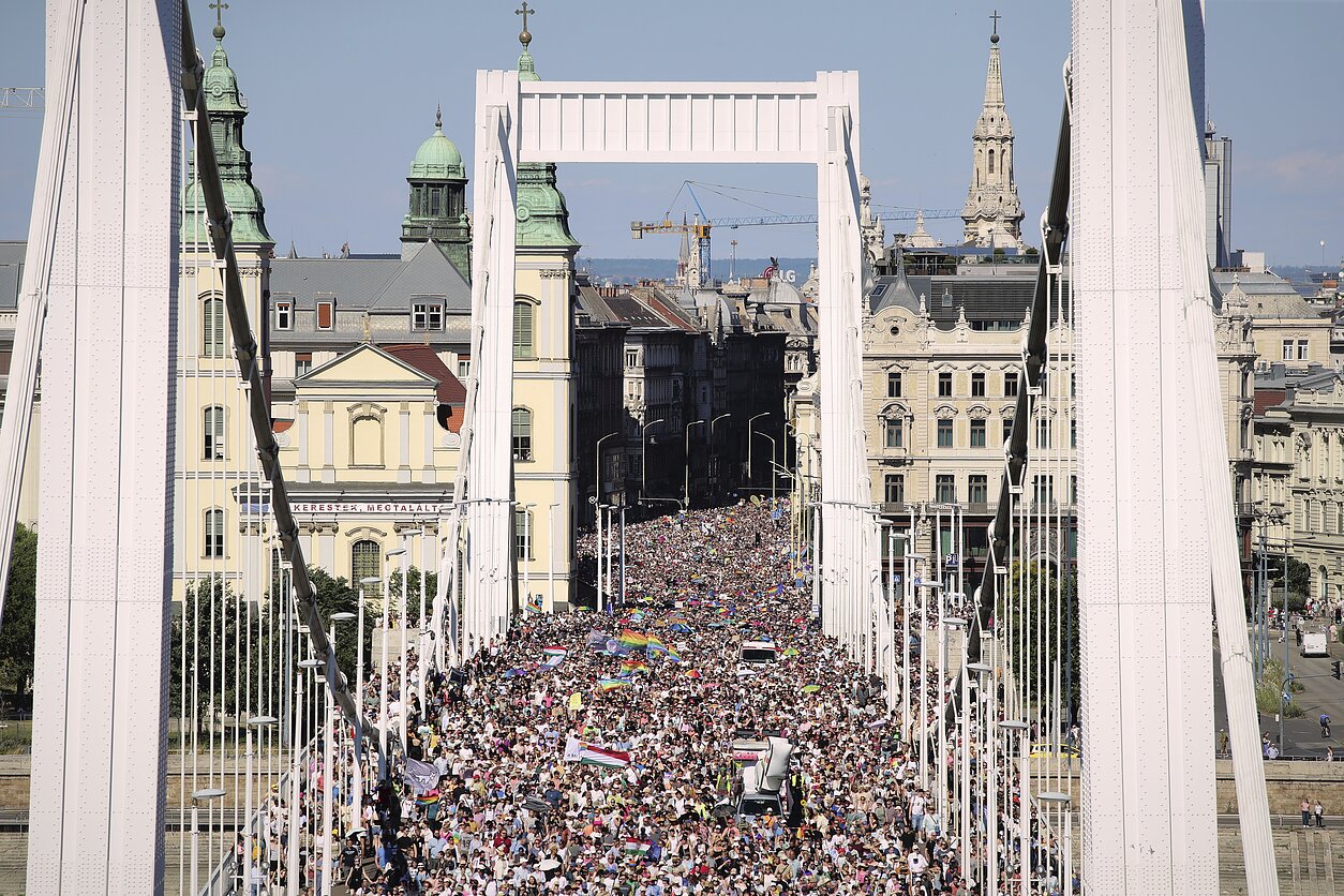 „Pride“ eitynės Budapešte 2025 m. birželio 28 d. „Pride“ eitynės Budapešte 2025 m. birželio 28 d.