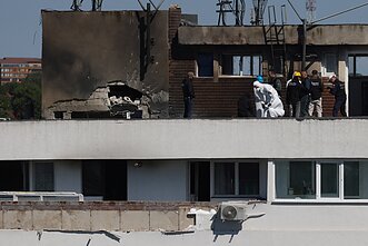Rusijos dronas pataikė į daugiabutį namą Rumunijoje ir sprogo