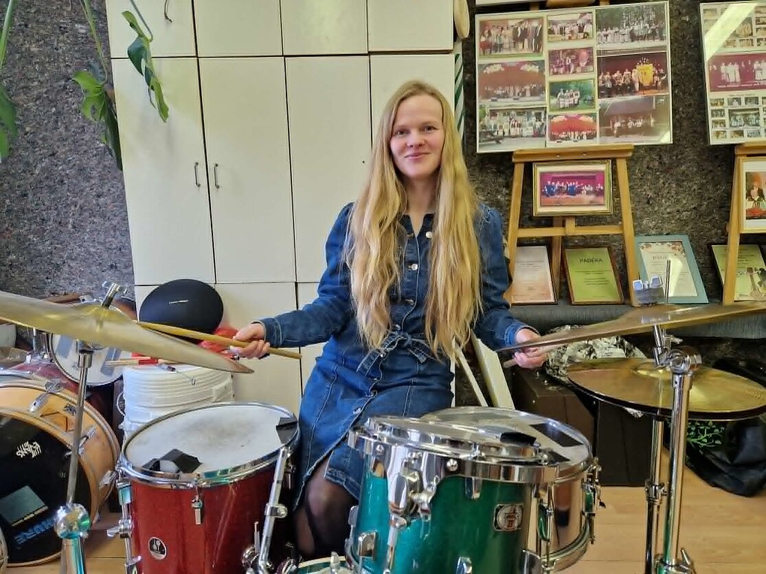 Su vyru britu Mantė užutėkį surado ten, kur augina vištyčių, ožkyčių, muzikuoja kapelose, kur skamba „Nirvana“ Su vyru britu Mantė užutėkį surado ten, kur augina vištyčių, ožkyčių, muzikuoja kapelose, kur skamba „Nirvana“