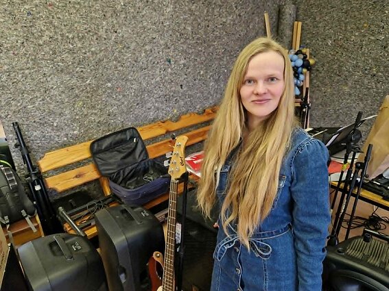 Su vyru britu Mantė užutėkį surado ten, kur augina vištyčių, ožkyčių, muzikuoja kapelose, kur skamba „Nirvana“ Su vyru britu Mantė užutėkį surado ten, kur augina vištyčių, ožkyčių, muzikuoja kapelose, kur skamba „Nirvana“