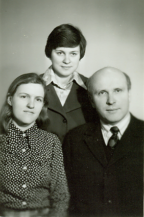 V. Dagienė (Piekaitė), A. Petrauskienė (Baliūnaitė) ir G. Grigas – Paskalio transliatoriaus kūrėjai V. Dagienė (Piekaitė), A. Petrauskienė (Baliūnaitė) ir G. Grigas – Paskalio transliatoriaus kūrėjai