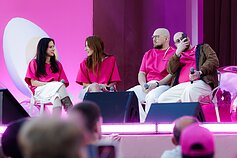 Šaltibarščių festivalis sostinėje prasidėjo grandioziniu koncertu ir šaltibarščių teismu Šaltibarščių festivalis sostinėje prasidėjo grandioziniu koncertu ir šaltibarščių teismu