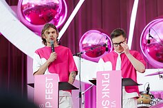 Šaltibarščių festivalis sostinėje prasidėjo grandioziniu koncertu ir šaltibarščių teismu Šaltibarščių festivalis sostinėje prasidėjo grandioziniu koncertu ir šaltibarščių teismu