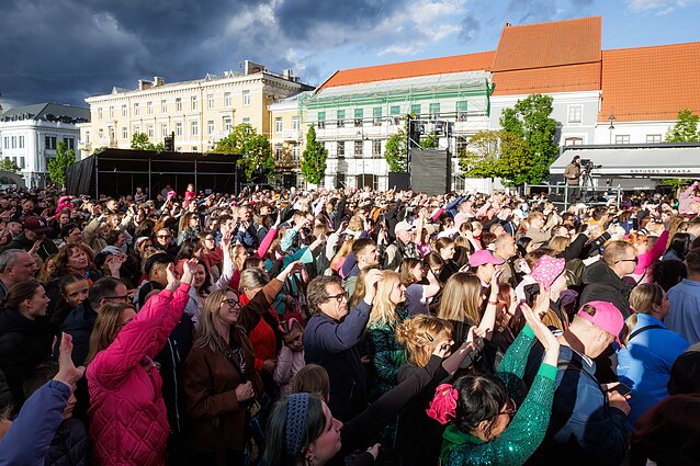 Šaltibarščių festivalis sostinėje prasidėjo grandioziniu koncertu ir šaltibarščių teismu Šaltibarščių festivalis sostinėje prasidėjo grandioziniu koncertu ir šaltibarščių teismu