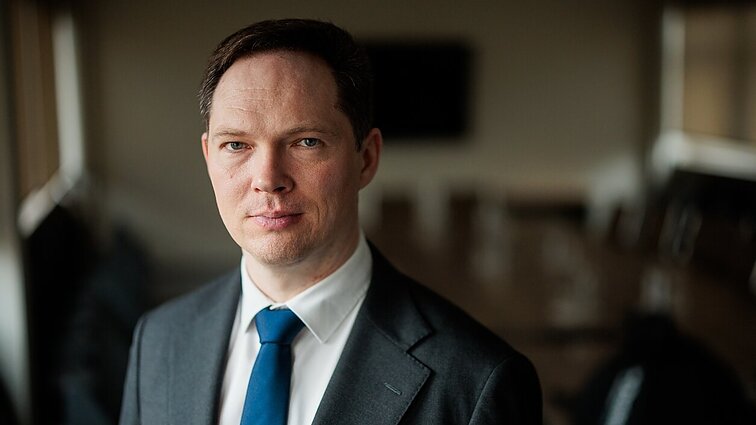 Finansų ministras Vaitiekūnas – apie naftos kainas, valstybės skolą ir mokesčius Finansų ministras Vaitiekūnas – apie naftos kainas, valstybės skolą ir mokesčius