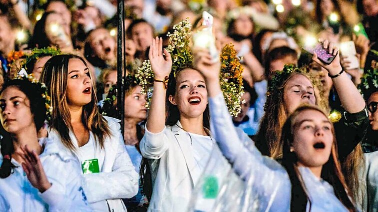 Tūkstančiai šokėjų, choristų ir muzikantų: į Kauną grįžo šventė „Čia suteka upės“
