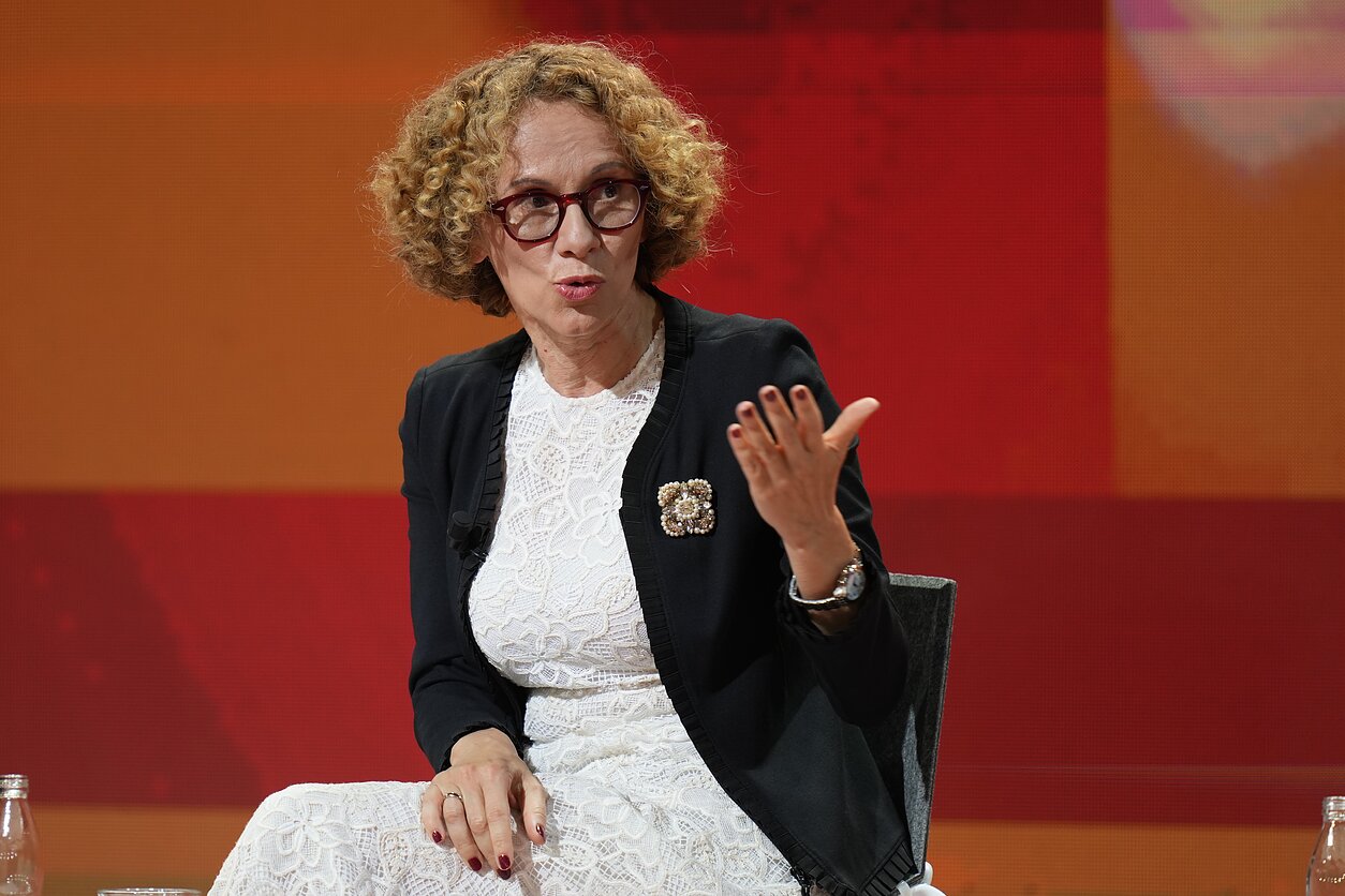 Radmila Shekerinska Radmila Shekerinska