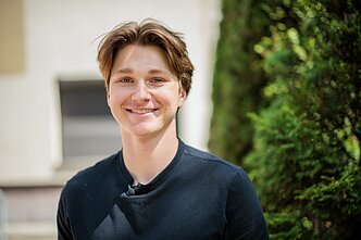 Abiturientai laiko lietuvių kalbos ir literatūros egzaminą Abiturientai laiko lietuvių kalbos ir literatūros egzaminą