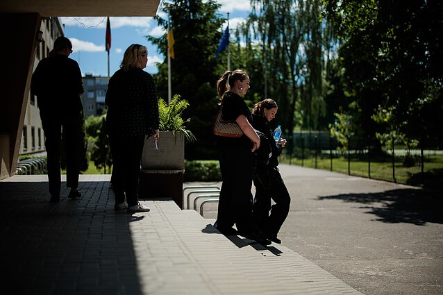 Abiturientai laiko lietuvių kalbos ir literatūros egzaminą Abiturientai laiko lietuvių kalbos ir literatūros egzaminą