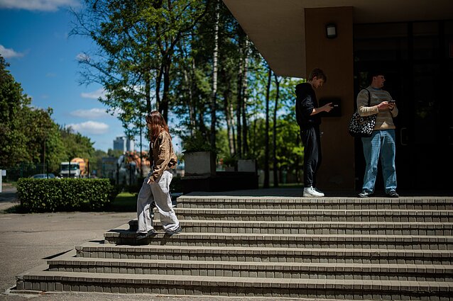 Abiturientai laiko lietuvių kalbos ir literatūros egzaminą Abiturientai laiko lietuvių kalbos ir literatūros egzaminą