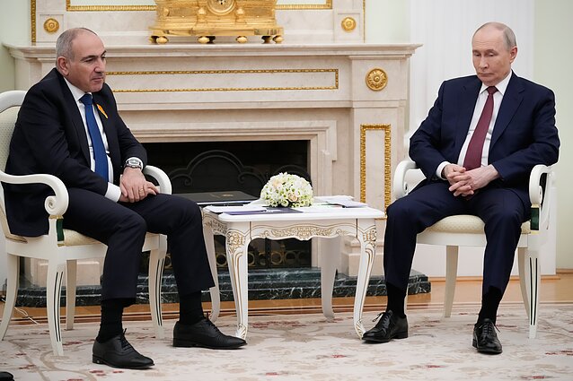 Nikolas Pašinianas ir Vladimiras Putinas Nikolas Pašinianas ir Vladimiras Putinas