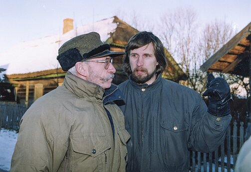 Aktorius Karolis Dapkus ir režisierius Virgilijus Kubilius (dešinėje). Rumšiškės. 1999 m. 