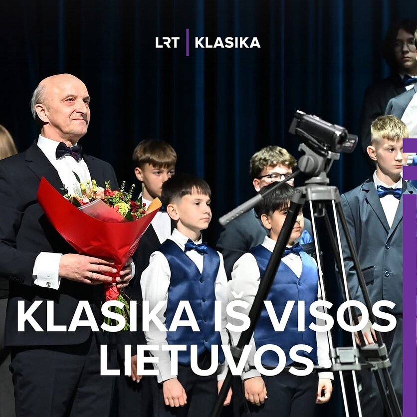Filmo „Dagilėlio metai" pristatymas visuomenei. „Dagilėlio" vadovas Remigijus Adomaitis ir choristai.