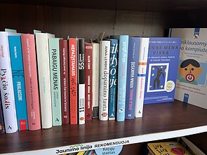 „Jaunimo linijos“ lentyna