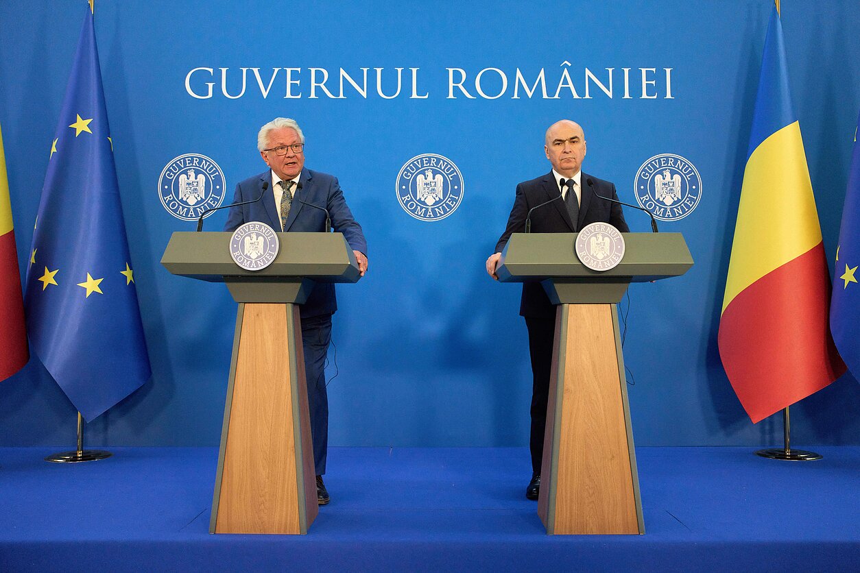 Rumunija ir Vokietijos „Rheinmetall“ pasirašė 5,7 mlrd. eurų vertės sutartį Rumunija ir Vokietijos „Rheinmetall“ pasirašė 5,7 mlrd. eurų vertės sutartį