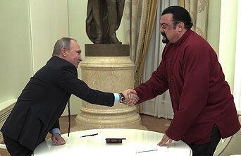 Stevenas Seagalas ir Vladimiras Putinas