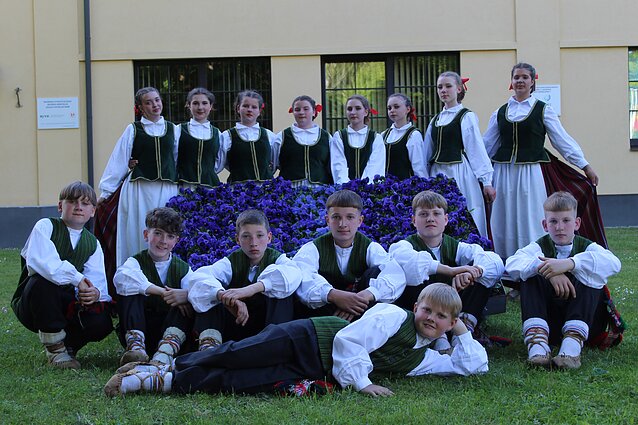 Zespół "Przyjaźń" w Możejkach