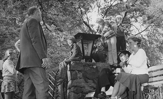 Bronius Talačka (kairėje), Nijolė Oželytė, Valentinas Masalskis. 1981 m. 