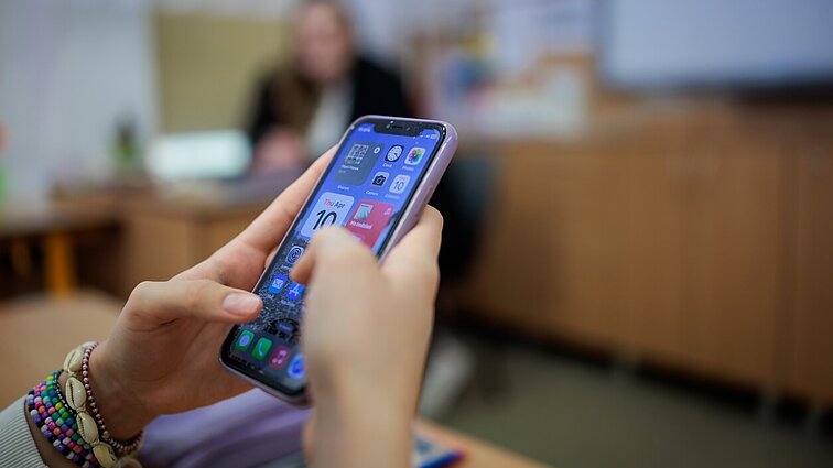 Aptarė Švedijoje siūlomą socialinių tinklų draudimą vaikams: statistika negailestinga