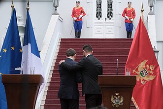 Emmanuelis Macronas, Jakovas Milatovičius