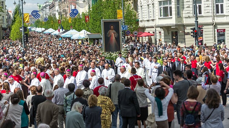 Prasidėjo Gailestingumo kongresas: sostinėje – tūkstančiai tikinčiųjų iš viso pasaulio