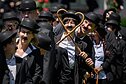 Šveicarijoje susirinko šimtai Charlie Chapliną primenančių antrininkų