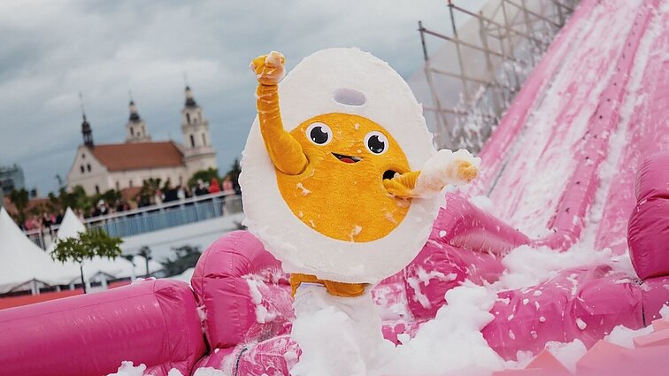 Rožinė manija – net ir lėktuvuose: kuo šaltibarščių festivalis sužavėjo užsieniečius?