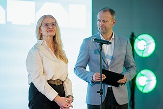 Pirmosios tiriamosios žurnalistikos premijos „Pamatai“ įteikimo ceremonija Pirmosios tiriamosios žurnalistikos premijos „Pamatai“ įteikimo ceremonija