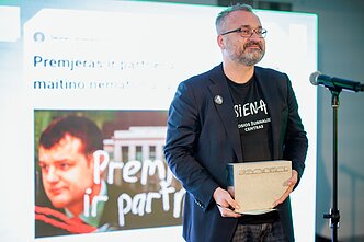 Pirmosios tiriamosios žurnalistikos premijos „Pamatai“ įteikimo ceremonija Pirmosios tiriamosios žurnalistikos premijos „Pamatai“ įteikimo ceremonija