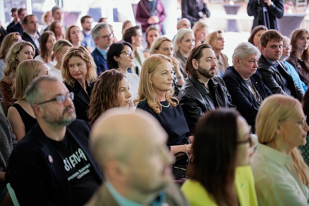 Pirmosios tiriamosios žurnalistikos premijos „Pamatai“ įteikimo ceremonija Pirmosios tiriamosios žurnalistikos premijos „Pamatai“ įteikimo ceremonija