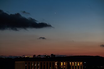 Jupiteris (žemiau) ir Venera (aukščiau)