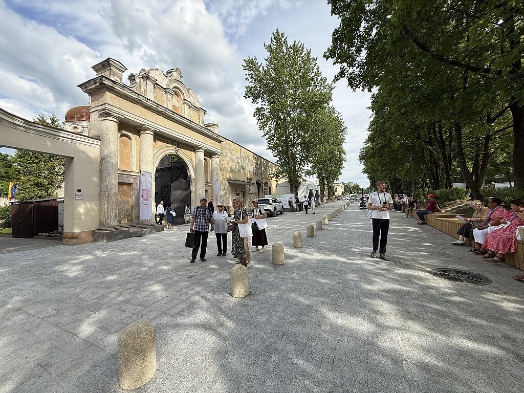 Vizičių skveras, architektė G. T. Gilytė Vizičių skveras, architektė G. T. Gilytė