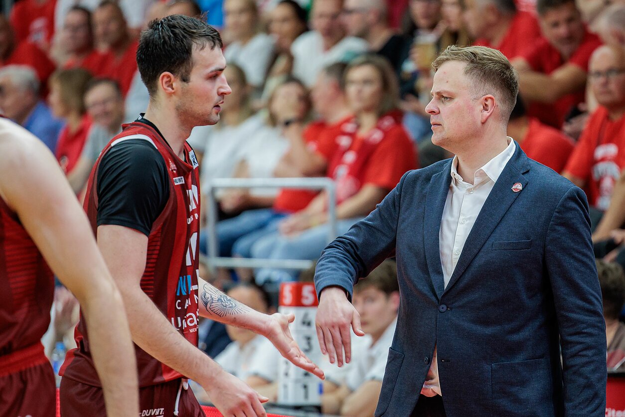 LKL finalo serija Utenoje: „Juventus“ – „Žalgiris“ LKL finalo serija Utenoje: „Juventus“ – „Žalgiris“