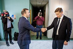 Demokratai „Vardan Lietuvos“ atvyko derėtis į socdemų būstinę: Virginijus ir Mindaugas Sinkevičiai Demokratai „Vardan Lietuvos“ atvyko derėtis į socdemų būstinę: Virginijus ir Mindaugas Sinkevičiai