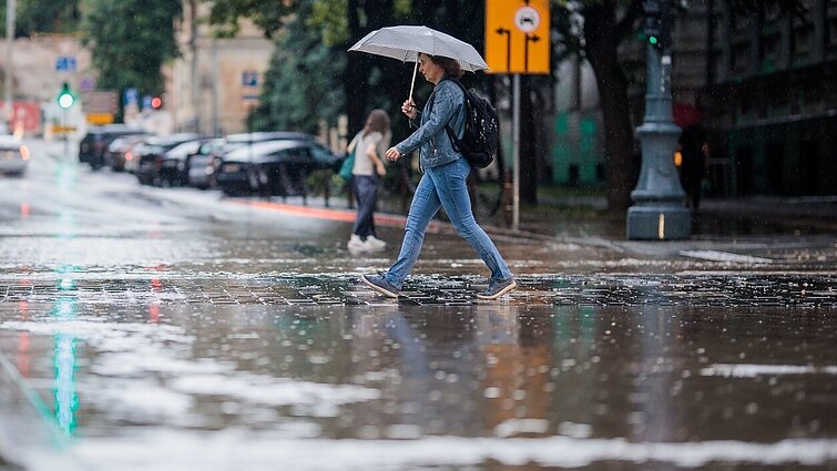 Vasara trumpam atsitraukia: bus daug lietaus ir vėjo, malonių orų teks palaukti