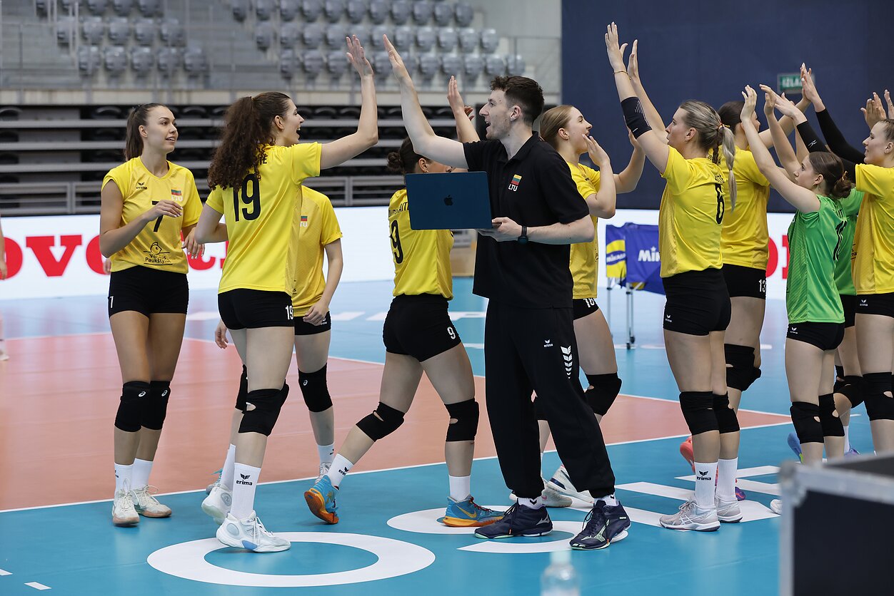 Lietuvos moterų tinklinio rinktinė Lietuvos moterų tinklinio rinktinė