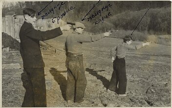 Kauno aps. Garliavos vls. (Jiesios k.) sukilėlių, dalyvavusių apšaudant 1941 m. birželio 23–25 dienomis atsitraukiančius raudonarmiečius prie Piliakalnio (Napoleono), Fredos kalvų, fotonuotrauka
