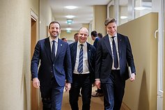 Derybos dėl naujosios koalicijos tęsiasi: Virginijus Sinkevičius, Aurelijus Veryga, Mindaugas Sinkevičius Derybos dėl naujosios koalicijos tęsiasi: Virginijus Sinkevičius, Aurelijus Veryga, Mindaugas Sinkevičius