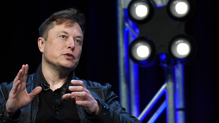 Musko „SpaceX“ platins dalį akcijų, bet ekspertai įspėja: akcininkai turėtų nerimauti