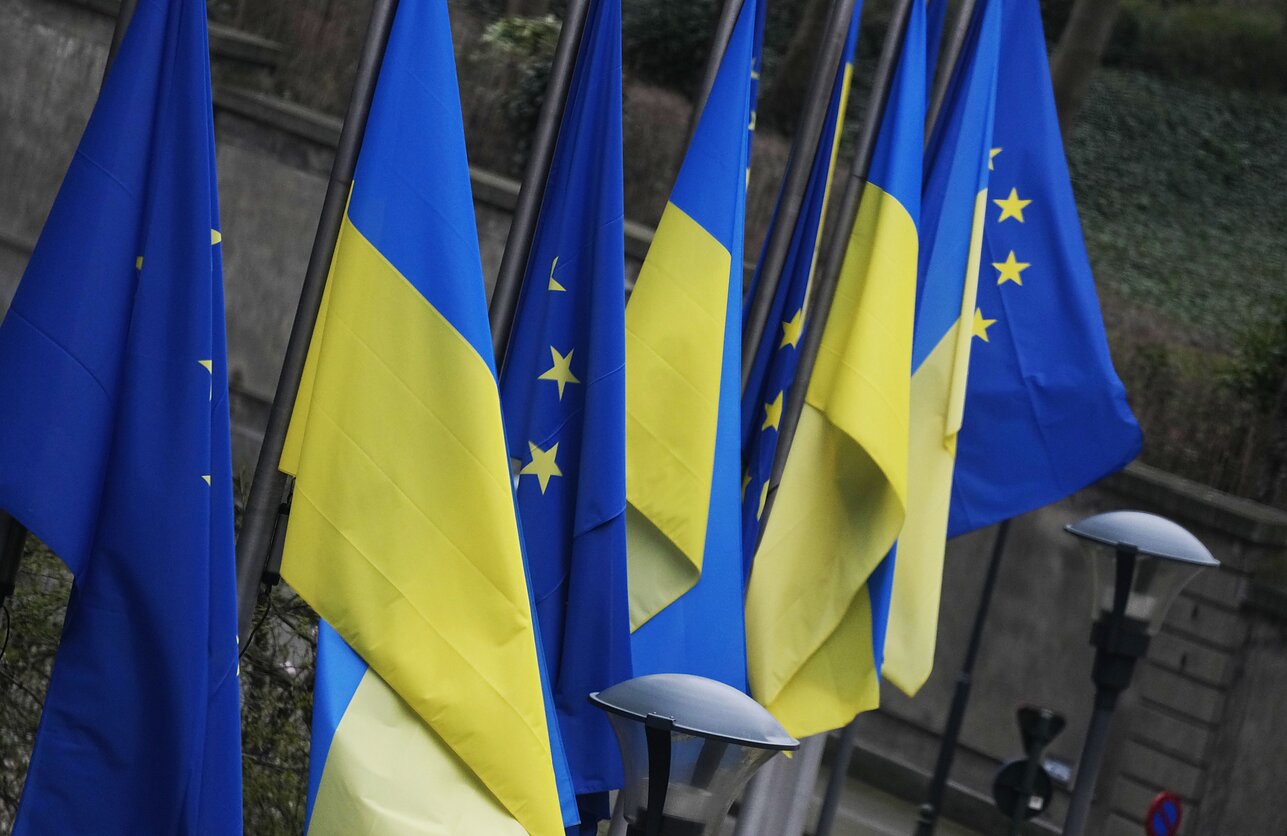 Ukrainos ir ES vėliavos Ukrainos ir ES vėliavos