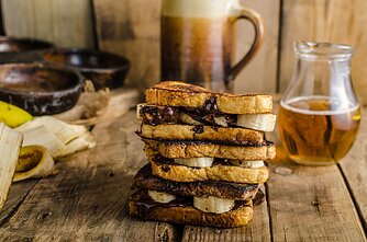 Sumuštiniai su bananais ir šokoladiniu kremu
