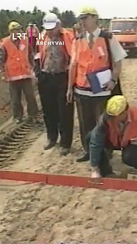 Greiderininkų varžybose vertintas ne tik lygiausias kelias. 1999 m.