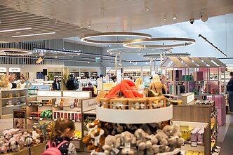 „Plaza“ erdvė Vilniaus oro uoste „Plaza“ erdvė Vilniaus oro uoste