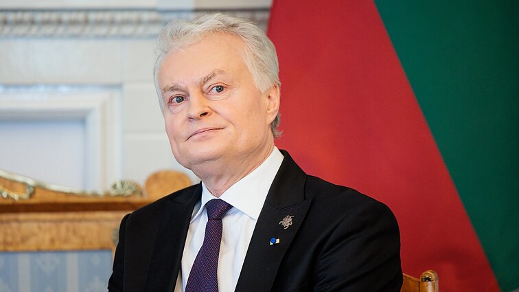 Dienos tema (su vertimu į gestų k.)