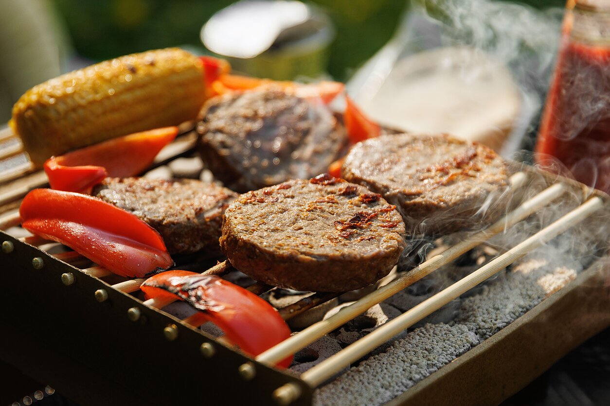 ES ketina uždrausti augalinius „kepsnius“, tačiau vegetariški „mėsainiai“ liks ES ketina uždrausti augalinius „kepsnius“, tačiau vegetariški „mėsainiai“ liks