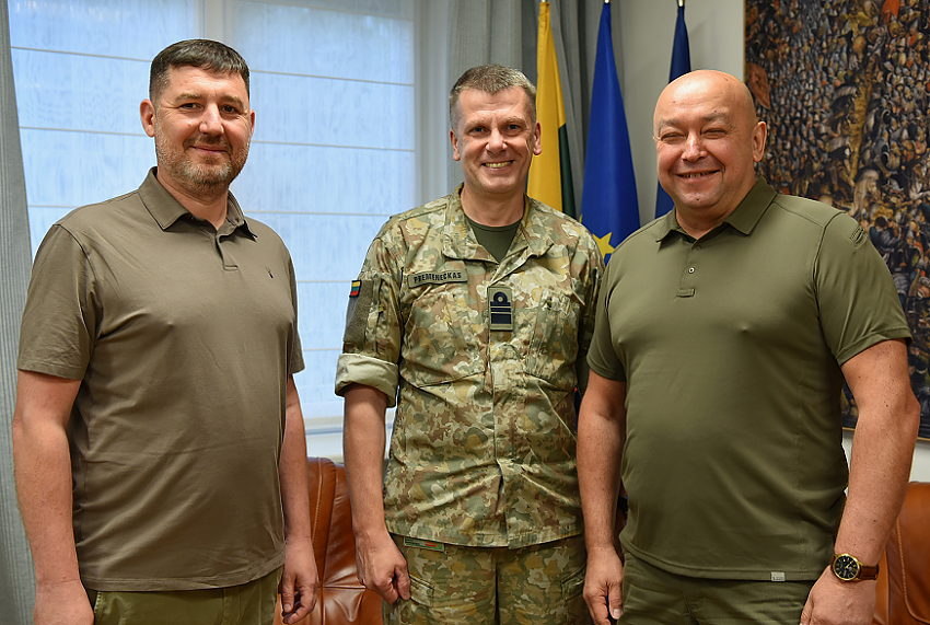 Lietuvos kariuomenėje lankėsi Ukrainos oro gynybos ir autonominių sistemų specialistai Lietuvos kariuomenėje lankėsi Ukrainos oro gynybos ir autonominių sistemų specialistai
