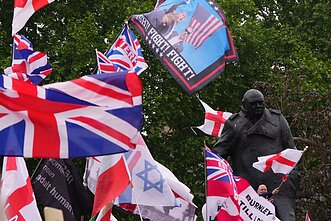 Протесты Unite the Kingdom в Лондоне, организованные ультраправым активистом Томми Робинсоном Протесты Unite the Kingdom в Лондоне, организованные ультраправым активистом Томми Робинсоном