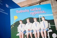 Ant Vilniaus Žaliojo tilto iškilo skulptūros tobuliems vaikams Ant Vilniaus Žaliojo tilto iškilo skulptūros tobuliems vaikams