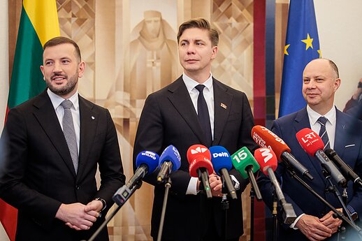LSDP, «аграрии» и демократы подписали новое коалиционное соглашение LSDP, «аграрии» и демократы подписали новое коалиционное соглашение